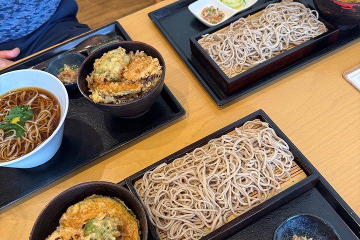 Fun Private Kamakura Walking Tour with a Local Guide