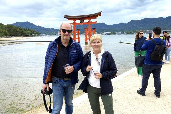Private Shore van Hiroshoma haven : Hiroshima & Miyajima Island