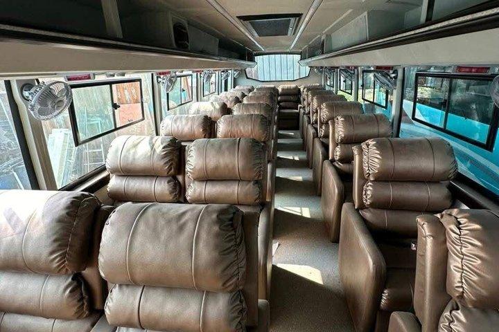 Premium Sofa Busticket von Pokhara nach Kathmandu