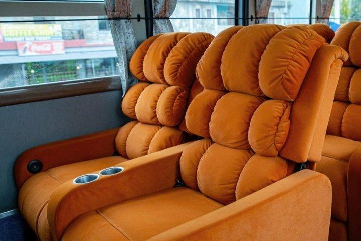 Premium-Sofa-Busticket von Kathmandu nach Pokhara