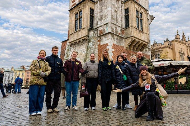 Krakow Old Town & Wawel Walking Tour with Local Tips & Food Spots