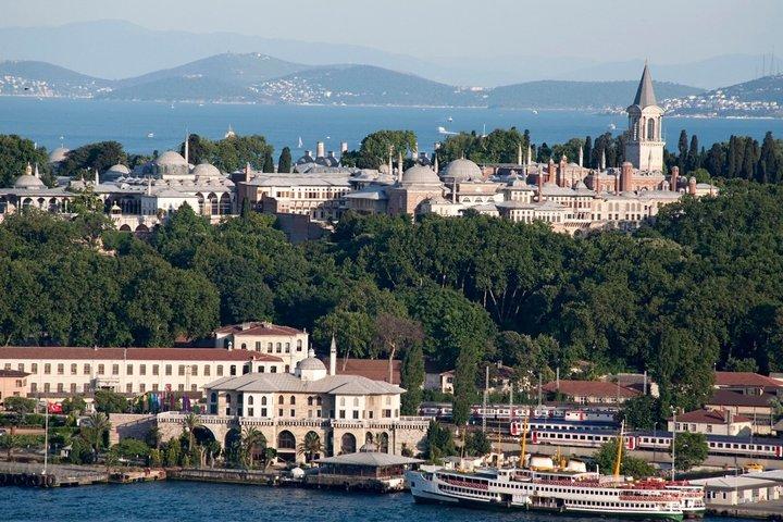 Private Fast Track Tour from Topkapi Palace to Basilica Cistern
