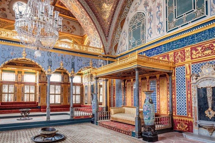 Private Fast Track Tour from Topkapi Palace to Basilica Cistern