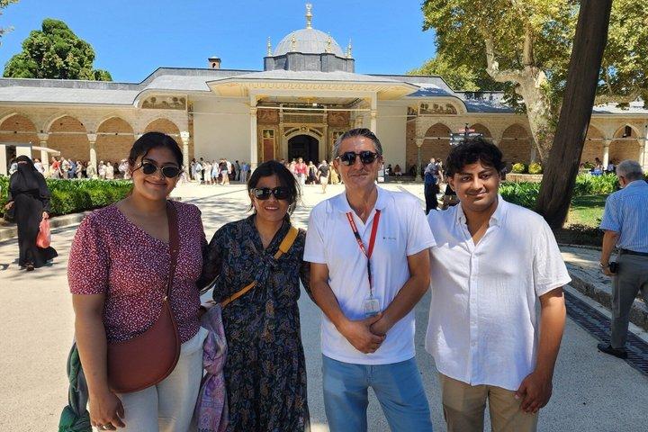 Private Fast Track Tour from Topkapi Palace to Basilica Cistern