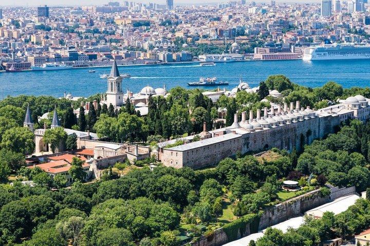 Private Fast Track Tour from Topkapi Palace to Basilica Cistern