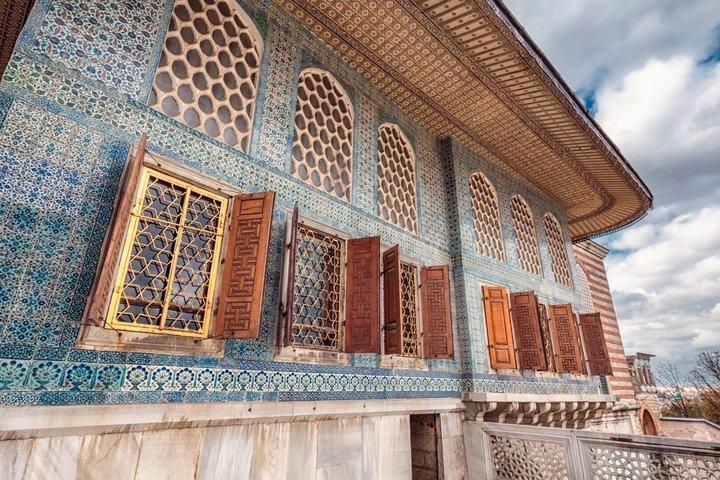 Private Fast Track Tour from Topkapi Palace to Basilica Cistern