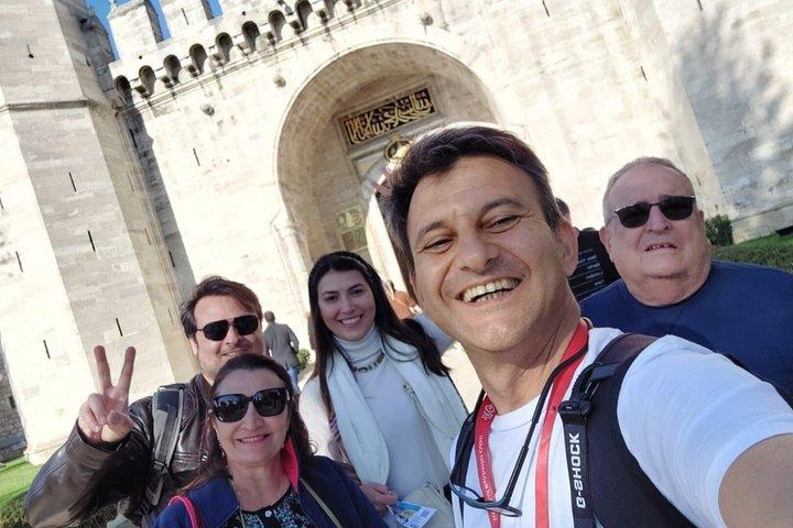 Private Fast Track Tour from Topkapi Palace to Basilica Cistern