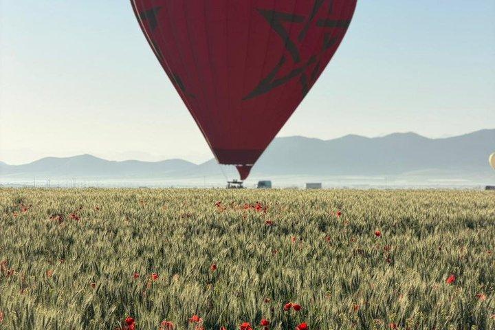 Vuelo en globo por el desierto de Marrakech con vistas al Atlas y desayuno