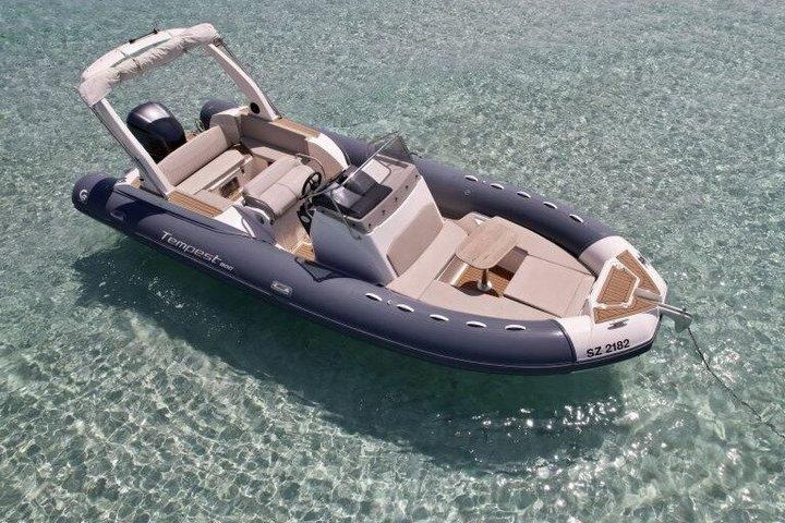 Croisière en privé Îles Lavezzi grottes et baignade exclusives