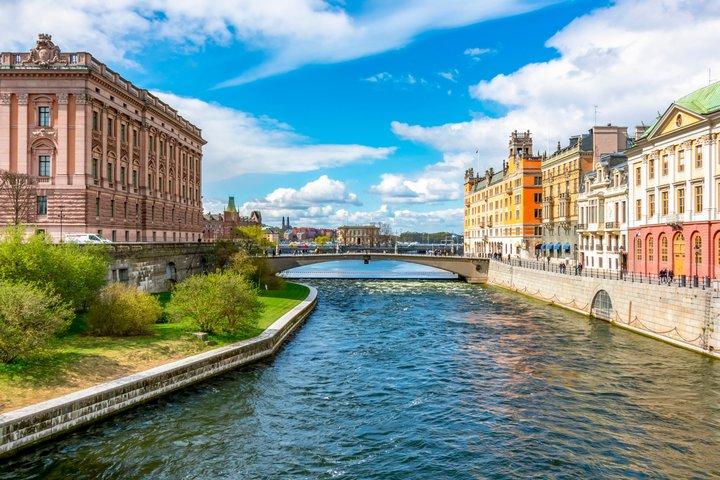 Stockholm: Kungliga slottet & kanalkryssning på dagtid eller solnedgång