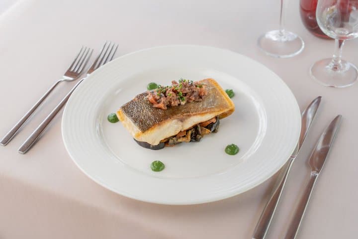 Bateaux Mouches® Lunch Cruise on the Seine River in Paris