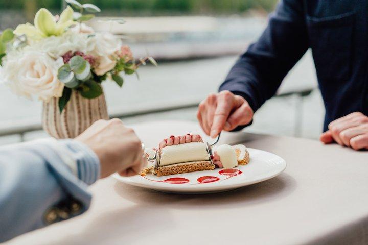 Bateaux Mouches® Crociera speciale per il pranzo di Natale a Parigi