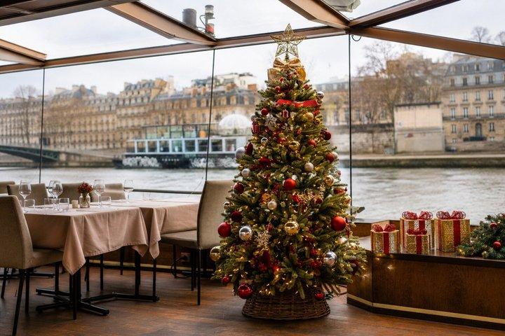 Bateaux Mouches® Crociera speciale per il pranzo di Natale a Parigi