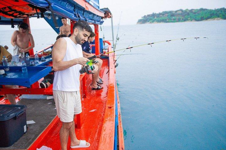 サムイ島発 釣りランチ付き釣りアドベンチャー