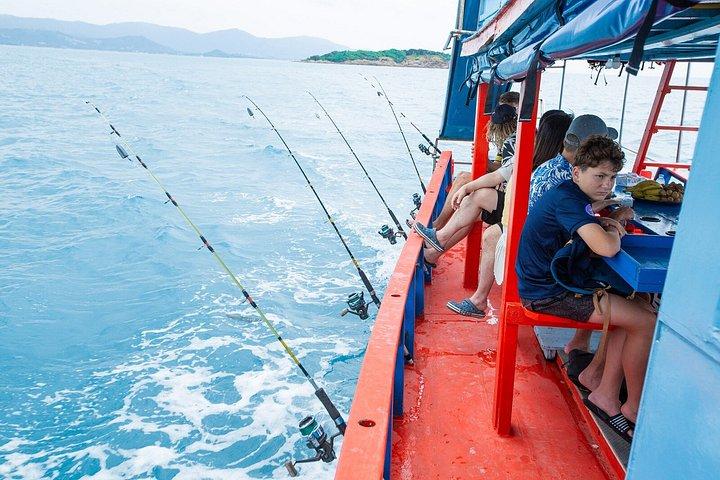 サムイ島発 釣りランチ付き釣りアドベンチャー
