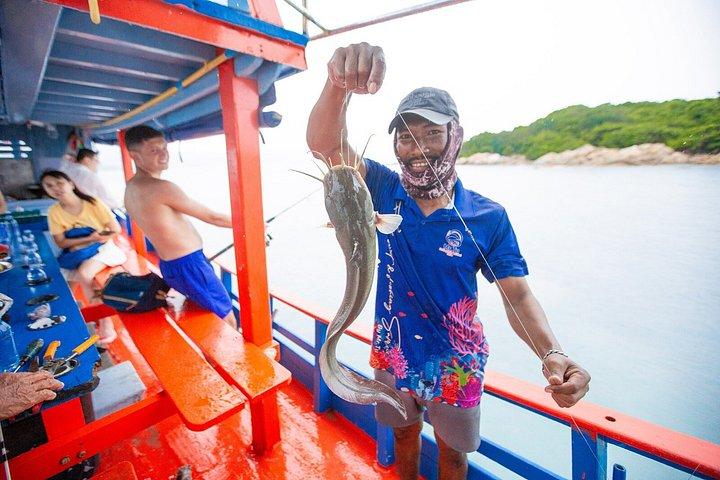 サムイ島発 釣りランチ付き釣りアドベンチャー