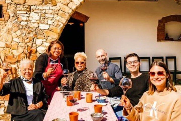 Classe de culinária toscana de pequeno grupo com vinho e almoço de Siena