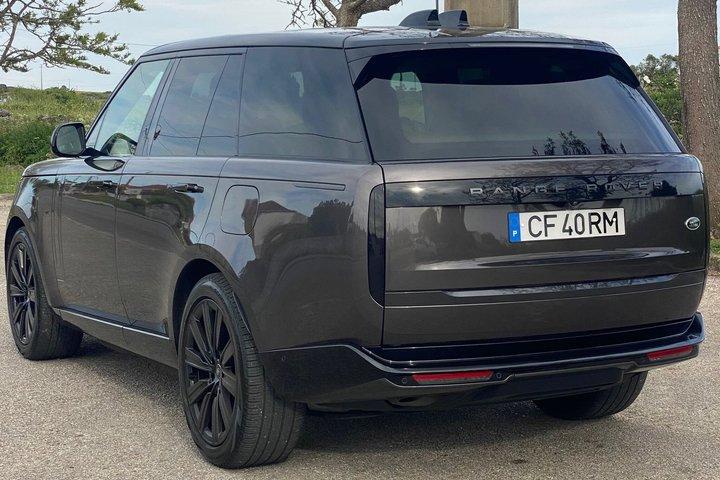 Book a private chauffeur in Lisbon - Luxury Car