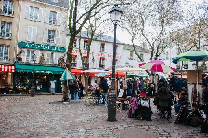 Montmartre Small Group Tour with Wine and Cheese Tasting