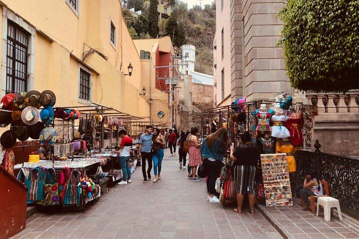 La Lagunilla Market Tour Antiques, Street Food and Music