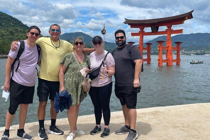 Hiroshima Local Food Tasting & City Tour, Licensed Guide