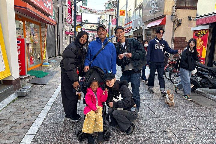 東京：ローカルストリートフードツアー（7つの飲食店で10品試食）