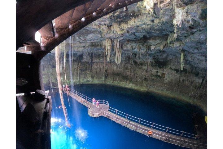チュンヌ・イッツァ日帰り旅行（トゥルムからセノーとランチを含む）