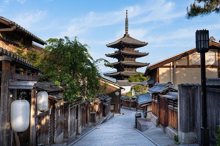 京都芸者街&隠れ家モーニングツアー