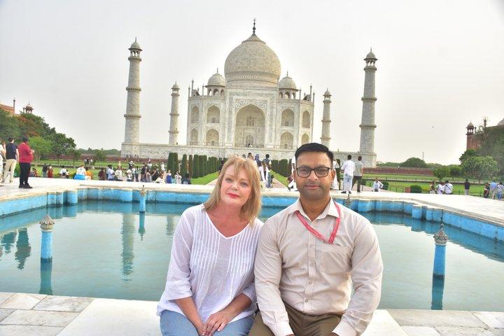 Depuis Agra - Billet coupe-file : visite du Taj Mahal et du fort d'Agra en voiture
