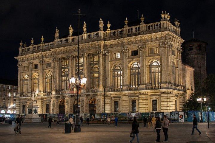 Turin by night 2-hour monolingual walking experience