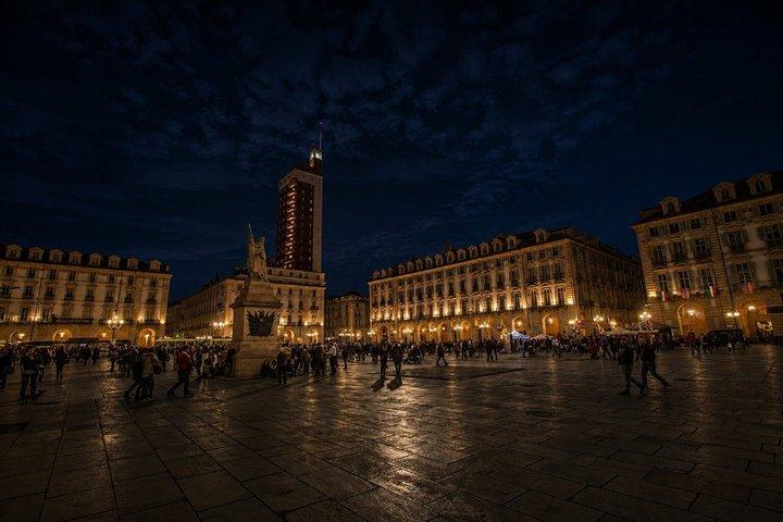 Turin by night 2-hour monolingual walking experience