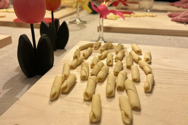 生パスタ作りワークショップ、サレントワインの試飲会、そして懇親会。