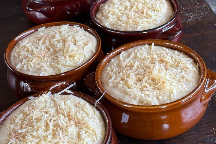 Clase de cocina galardonada Santorini con chef griego