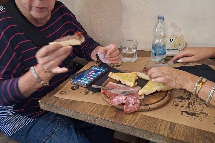 シエナのグルメツアー：トスカーナ地方の郷土料理を堪能しよう