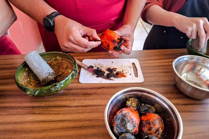 オアハカ料理教室：伝統的なモレとメメラ2種類