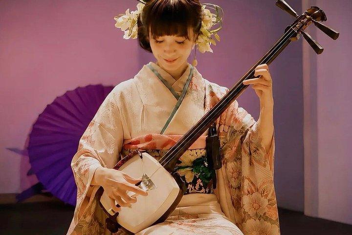 Traditionele Japanse muziekshow & ervaringstour in Osaka