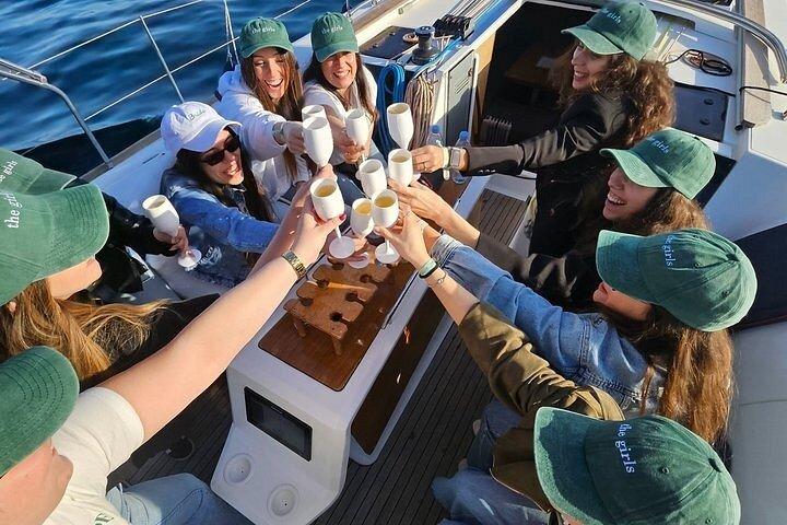 Shared tour Marbella dolphins drinks snack. luxe dufour412