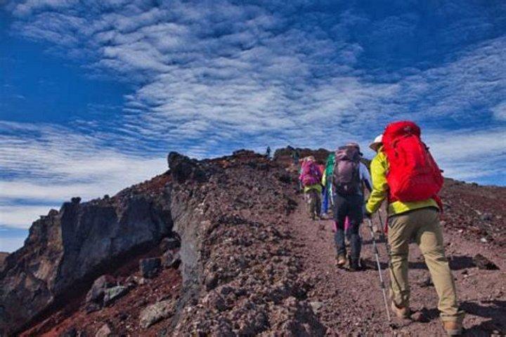 Monte Fuji 2 - Excursión de senderismo de un día con experiencia Onsen desde Tokio