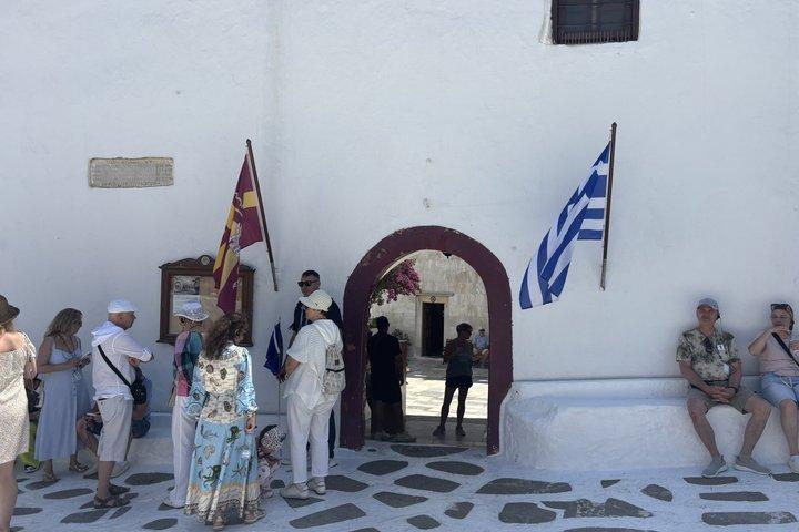 Private Mykonos Sightseeing Experience with a Local
