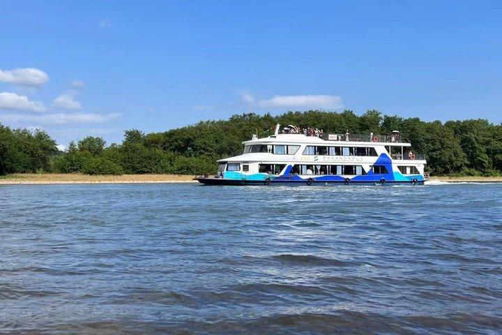 Guilin Li River 3-Star Cruise to Yangshuo with English Assist