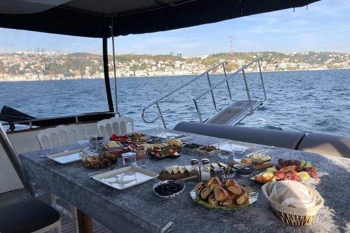 Istanbul Bosphorus Private Yacht Breakfast Cruise Tour