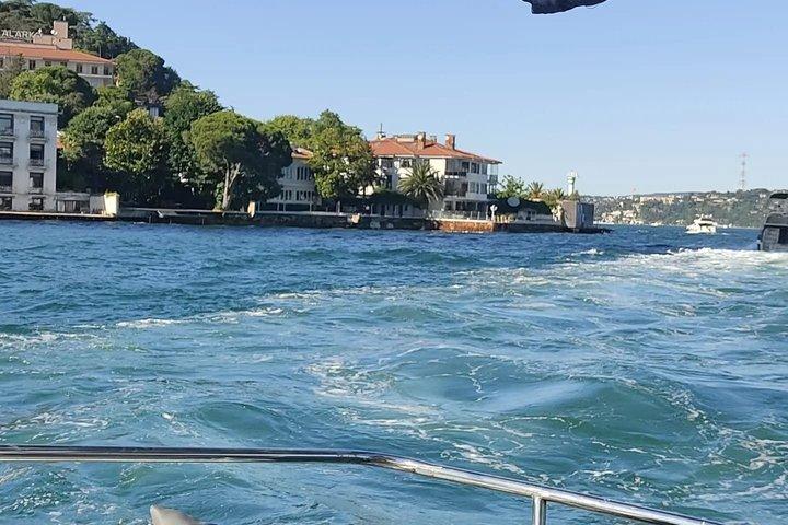 Istanbul Bosphorus Private Yacht Breakfast Cruise Tour
