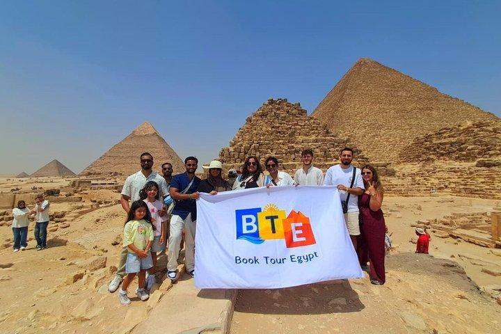 Hurghada-udflugt: Grand Museum og pyramiderne med fly