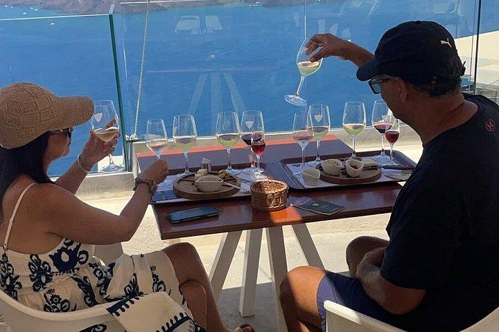 サントリーニ海岸小旅行：プライベートオイア＆島のハイライト