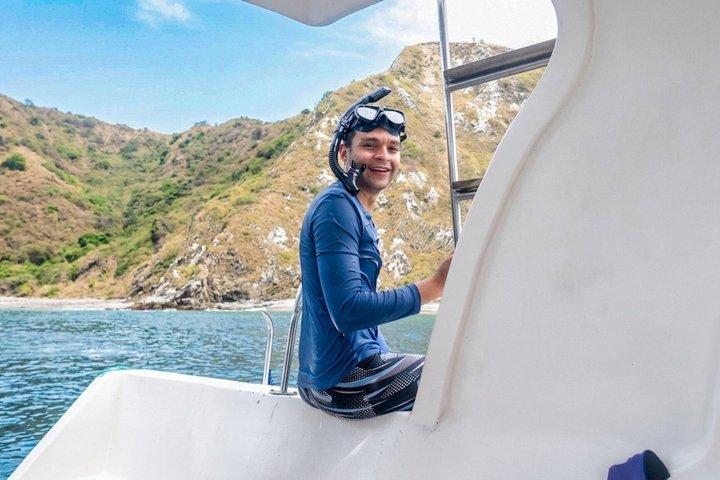 グアヤキル発イスラサランゴ島終日シュノーケリングと海鳥ツアー