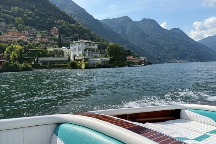 Wooden boat tour on Lake Como with Italian aperitif