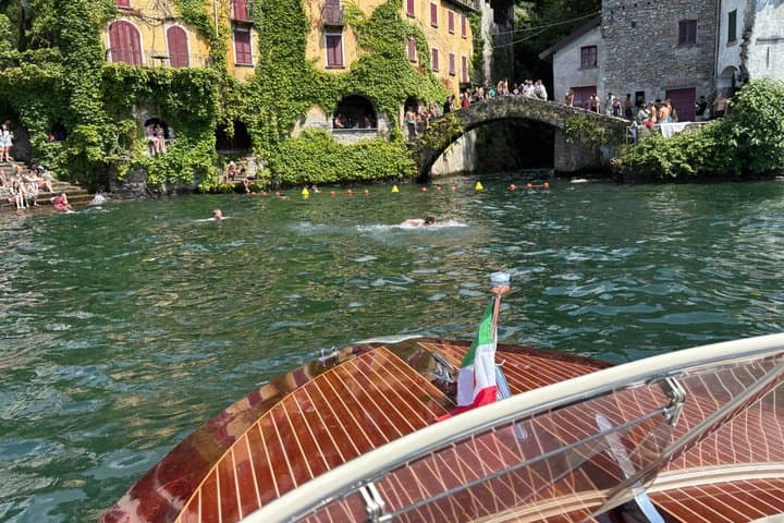 Wooden boat tour on Lake Como with Italian aperitif