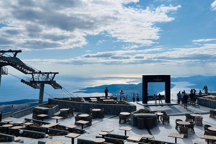 コトルハイライトツアーケーブルカーに乗ってユネスコ旧市街を散策