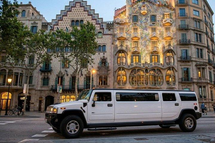 バルセロナのプライベートリムジンツアー - 2時間の贅沢な旅