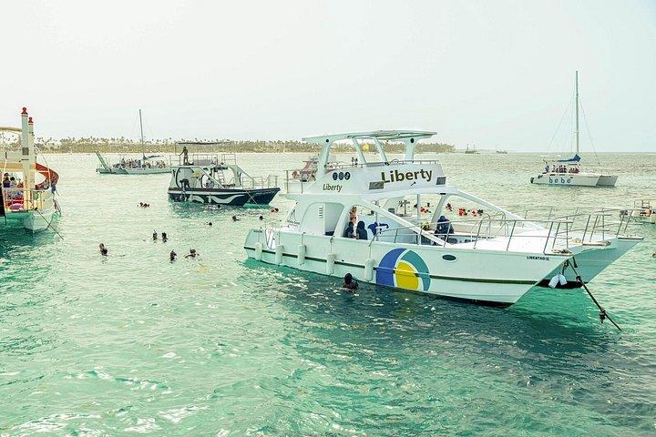 Zip Line and Boat Cruise with Open Bar